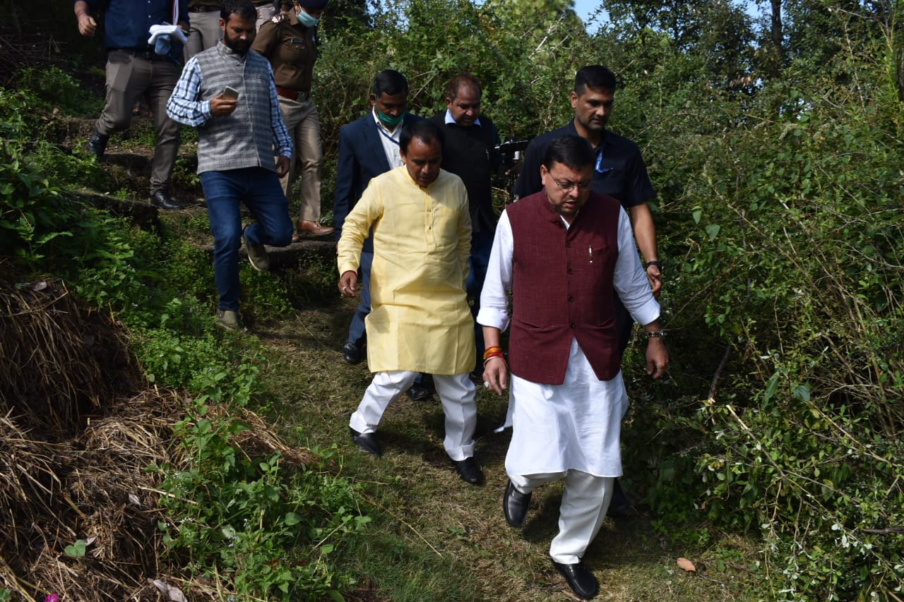 CM धामी ने चमोली जिले के आपदा प्रभावित डुंग्री गांव का किया दौरा, कहा सरकार  हर संभव मदद करेगी | PostmanIndia