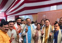 मुख्यमंत्री धामी पटना में नवनिर्वाचित सरकार के शपथ ग्रहण समारोह में हुए सम्मिलित