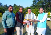 मुख्यमंत्री धामी बोले-औपचारिक भेंटों में स्थानीय उत्पादों को दें प्राथमिकता