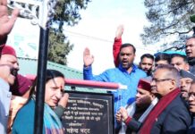 मसूरी स्थित अटल उद्यान में अटल बिहारी वाजपेयी की मूर्ति का लोकार्पण