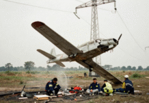 सिवनी में ट्रेनर विमान 33 केवी हाई वोल्टेज लाइन से टकराकर क्रैश, पायलट और सह-पायलट घायल