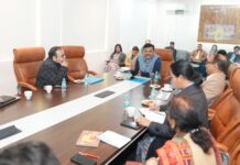 मुख्य सचिव ने की वीडियो कॉन्फ्रेंसिंग के माध्यम से छात्र-छात्राओं से बातचीत