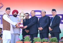 राज्यपाल एवं मुख्यमंत्री ने सराहनीय सेवाओं के लिए पुलिस एवं अधिकारियों को किया सम्मानित