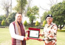 सीएम धामी से मिले आईटीबीपी के डीजी, सीमांत सुरक्षा व विकास पर हुई चर्चा