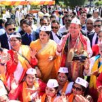 लोक गीतों की धुनों के बीच सीएम आवास में निखरे होली के रंग