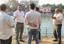 अपर मेला अधिकारी ने कुंभ मेला की तैयारियों के तहत निर्माणाधीन घाटों का किया निरीक्षण