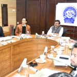 निर्माणाधीन परियोजनाओं को समय पर पूरा करें विभागः मुख्य सचिव