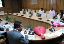 समाज कल्याण मंत्री खजान दास ने ली विभाग की समीक्षा बैठक