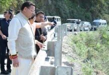 चारधाम यात्रा के मद्देनजर ग्राउंड जीरो पर उतरे मुख्यमंत्री, रुद्रप्रयाग से गुप्तकाशी तक सड़क मार्ग से किया यात्रा मार्ग का निरीक्षण