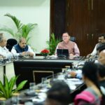 सीएम हेल्पलाइन 1905 पर लंबित शिकायतों के त्वरित निस्तारण के लिए विशेष अभियान चलाया जाएगाः मुख्यमंत्री