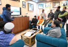 मुख्यमंत्री धामी ने बीआरओ गेस्ट हाउस में बद्रीनाथ धाम मास्टर प्लान की समीक्षा की