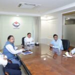 सीमावर्ती क्षेत्रों में व्यापार व आधारभूत ढांचे के सुदृढ़ीकरण को लेकर सीएम ने की समीक्षा बैठक