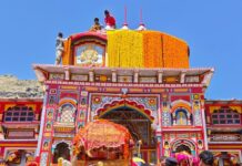 बदरीनाथ धाम पहुंची उद्धव व कुबेर जी की उत्सव डोलियाँ, कल खुलेंगे कपाट