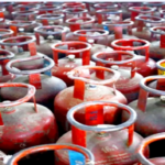 53.5 लाख एलपीजी सिलेंडर की आपूर्ति; 39,000 पीएनजी उपभोक्ताओं ने कनेक्शन लौटाए