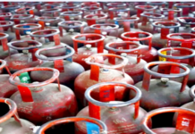 53.5 लाख एलपीजी सिलेंडर की आपूर्ति; 39,000 पीएनजी उपभोक्ताओं ने कनेक्शन लौटाए