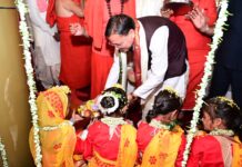 डोल आश्रम में मुख्यमंत्री ने श्री पीठम स्थापना महोत्सव में किया प्रतिभाग, 1100 कन्याओं का पूजन व माँ राजेश्वरी का किया अभिषेक