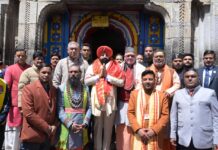 केदारनाथ धाम पहुंचे राज्यपाल, श्रद्धालुओं से किया संवाद, स्वच्छता एवं सुगम यात्रा व्यवस्था पर दिया विशेष जोर