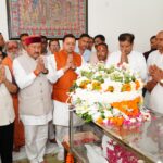 मुख्यमंत्री धामी ने भुवन चंद्र खण्डूड़ी को अर्पित की भावभीनी श्रद्धांजलि