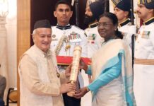 उत्तराखंड के पूर्व मुख्यमंत्री भगत सिंह कोश्यारी को लोक कार्य के लिए पद्मभूषण से किया गया सम्मानित