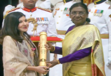 राष्ट्रपति द्रौपदी मुर्मु ने नागरिक अलंकरण के दूसरे समारोह में पद्म पुरस्कार प्रदान किए