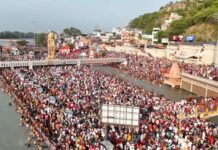 सोमवती अमावस्या पर उमड़ा धर्मनगरी में आस्था का सैलाब