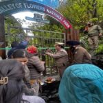 विश्व प्रसिद्ध फूलों की घाटी पर्यटकों के लिए खुली