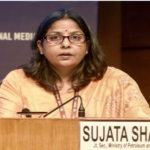 तेल शोधन संयंत्र पर्याप्त कच्चे तेल के भंडार के साथ उच्च क्षमता पर काम कर रहे
