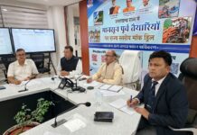ग्रामीण सड़कों को युद्धस्तर पर खोलने तथा नदियों के जलस्तर की लगातार निगरानी के निर्देश