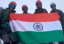 तीन एनसीसी कैडेटों ने माउंट देव टिब्बा में लहराया तिरंगा