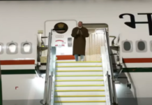 प्रधानमंत्री नरेंद्र मोदी तीन देशों की यात्रा के अंतिम चरण में न्यूजीलैंड के ऑकलैंड पहुंचे