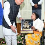 मुख्यमंत्री ने तीलू रौतेली एवं आंगनबाड़ी कार्यकत्री पुरस्कार से मातृशक्ति को किया सम्मानित