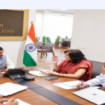 शिक्षा मंत्री प्रल्हाद जोशी ने परीक्षा सुधारों पर वरिष्ठ अधिकारियों के साथ बैठक की