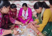 एनआरएलएम से जुड़ी ग्रामीण महिलाएं राखी निर्माण से कर रहीं अच्छा कारोबार